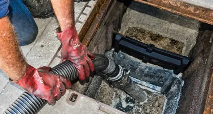 Limpeza de caixa de gordura 2